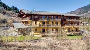 Exterior - Alpine Retreat for Four Guests (Morillon)
