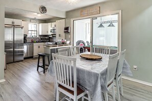 Dining - Lake Access & Game Room! Poconos Resort Getaway (Tobyhanna)