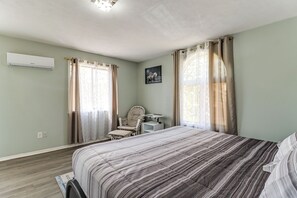 Room - Lake Access & Game Room! Poconos Resort Getaway (Tobyhanna)