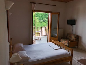 WiFi, bed sheets