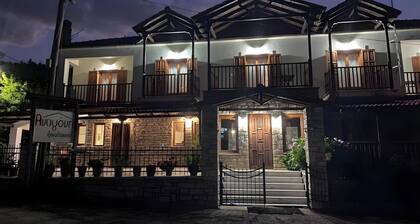 Studio Apartment 'Hotel Antigoni - Double Room 1' with Lake View, Wi-Fi and Air Conditioning