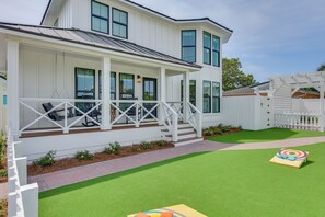 Terrace/patio - Walk to Beach: Designer PCB Retreat Near 30A! (Panama City Beach)