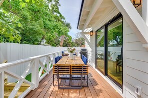 Outdoor dining - Walk to Beach: Designer PCB Retreat Near 30A! (Panama City Beach)