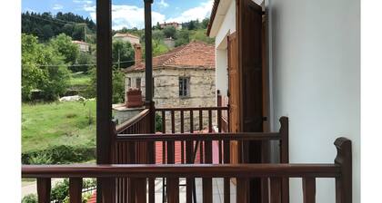 Studio Apartment 'Hotel Antigoni Triple Room 13' with Lake View, Wi-Fi and Air Conditioning