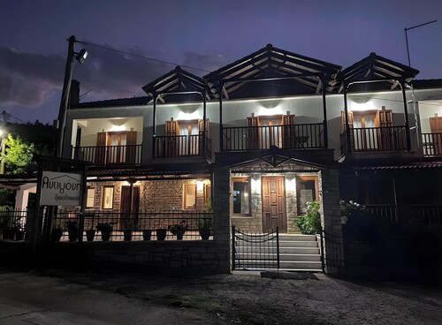 Studio Apartment 'Hotel Antigoni Triple Room 14' with Lake View, Wi-Fi and Air Conditioning