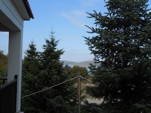 Property grounds - Studio Apartment 'Hotel Antigoni Triple Room 14' with Lake View, Wi-Fi and Air Conditioning (Neochori)