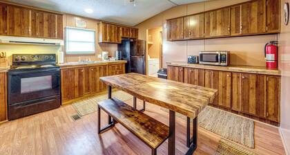 3 Mi to Swan Lake! Hunting & Fishing Retreat