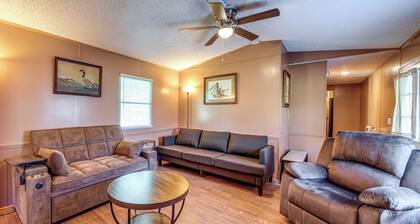 3 Mi to Swan Lake! Hunting & Fishing Retreat