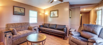 3 Mi to Swan Lake! Hunting & Fishing Retreat