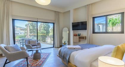 Quattro - Deluxe Studios & Rooftop in Batroun