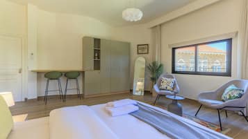 Monolocale Deluxe, 1 letto matrimoniale, angolo cottura, vista città | Biancheria in cotone egiziano, biancheria da letto di alta qualità