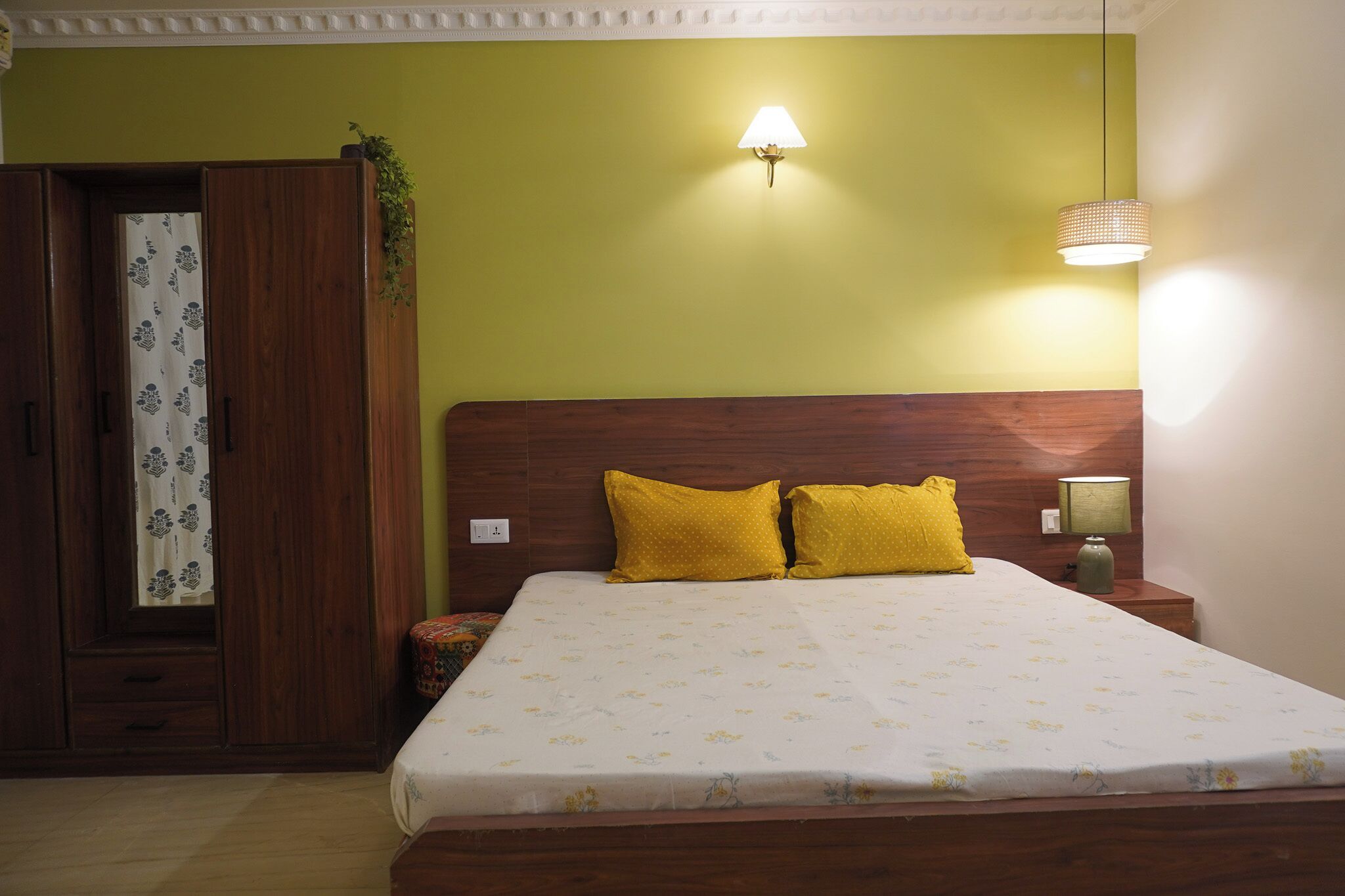 Deluxe Double Room | Individually furnished, desk, laptop workspace, bed sheets