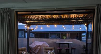 Sefton Cottage - Close to Bars and Restaurants