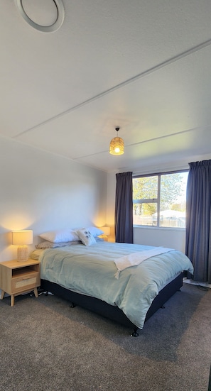 3 bedrooms, iron/ironing board, travel cot, Internet