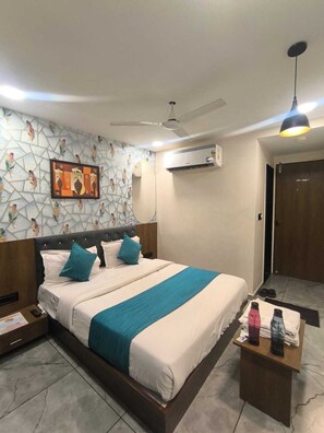 Deluxe Double Room, Balcony, City View | Soundproofing, iron/ironing board, free WiFi - Hotel Royal Villa  (Ahmedabad)