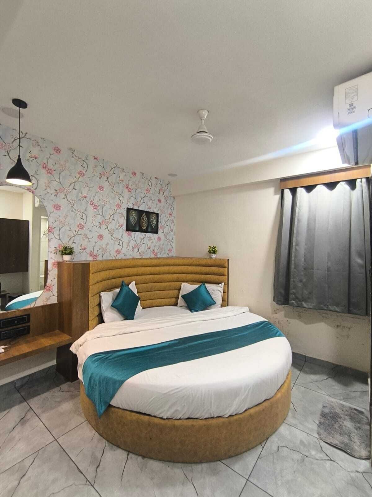 Deluxe Double Room, City View | Soundproofing, iron/ironing board, free WiFi
