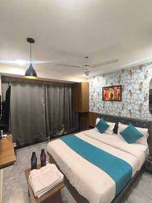Deluxe Double Room, Balcony, City View | Soundproofing, iron/ironing board, free WiFi - Hotel Royal Villa  (Ahmedabad)