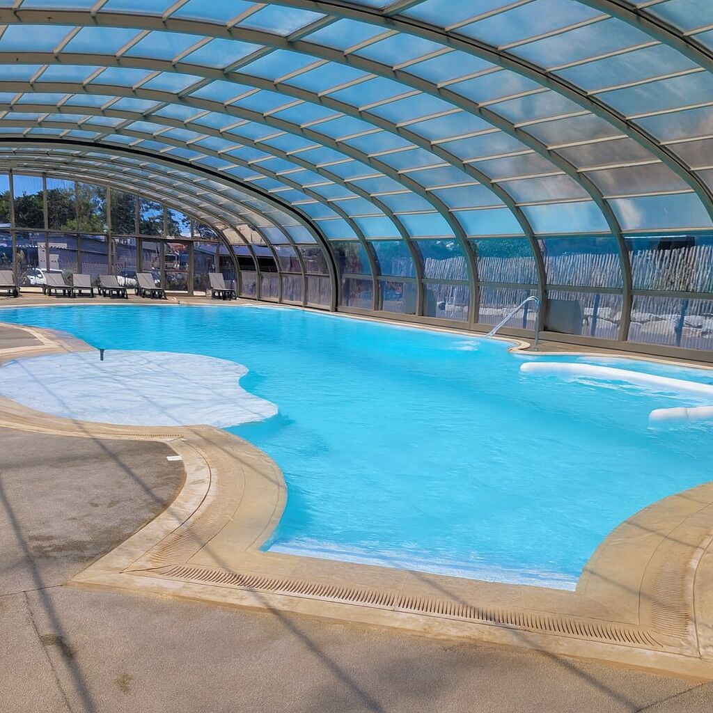 Inomhuspool och uppvärmd pool