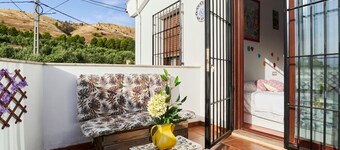 Holiday Home 'La Majailla' with Pool, Mountain Views, Wi-Fi & Air Conditioning