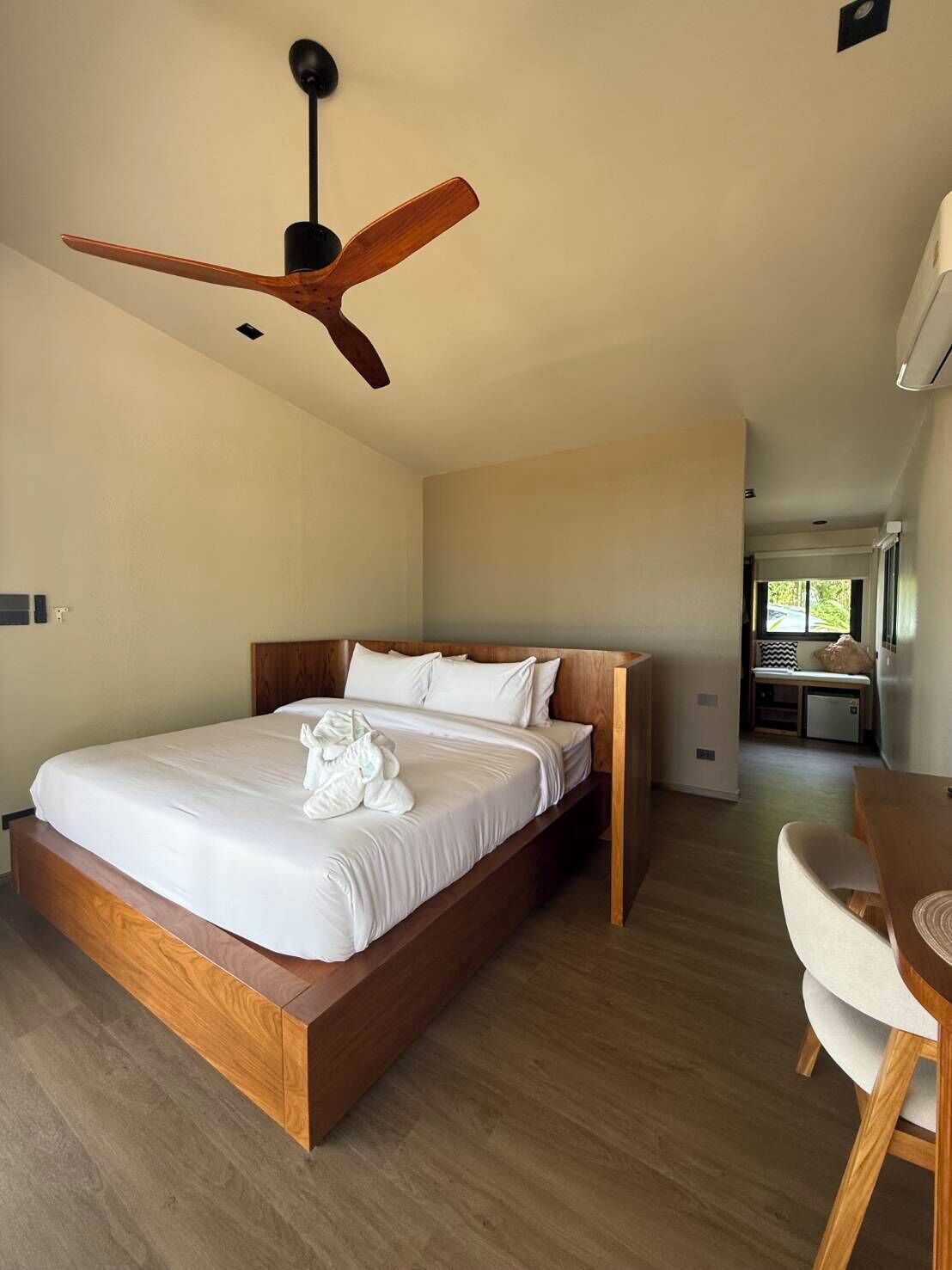 บ้านพัก, ปลอดบุหรี่, วิวทะเล | มินิบาร์ฟรีบางอย่าง, โต๊ะทำงาน, พื้นที่ทำงานแบบใช้แล็ปท็อป, Wi-Fi ฟรี