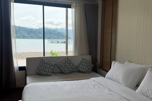 Artículos del minibar gratis y escritorio