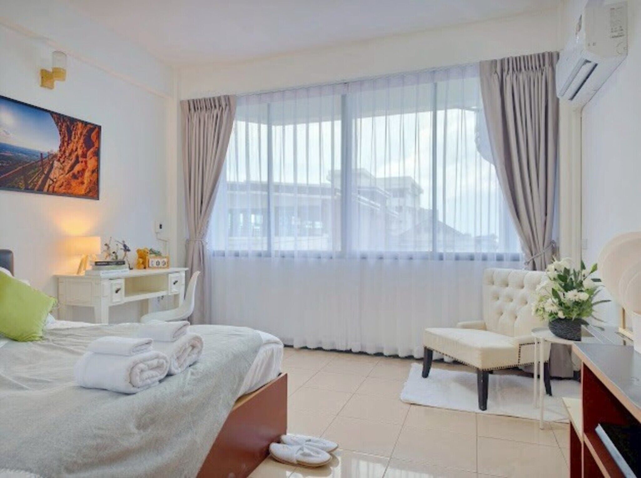 Superior-Zimmer, Stadtblick | Schreibtisch, Zustellbetten, kostenloses WLAN, Bettwäsche