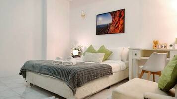 Standard Room | Meja, katil lipat simpan/tambahan, Wi-fi percuma, cadar katil