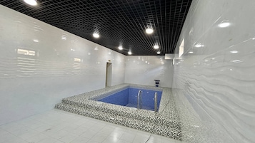 Una piscina techada