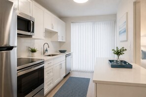 Standardzimmer | Eigene Küche | Kühlschrank, Mikrowelle, Ofen, Herdplatte