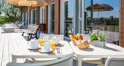 Coastal Apartment Stay for 4