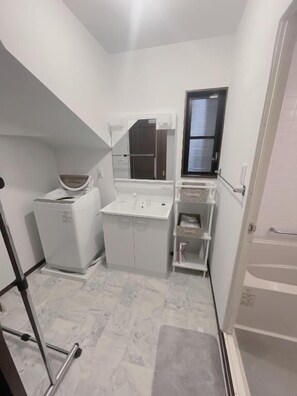Luxury-Villa, 5 Schlafzimmer, Balkon | Badezimmer | Badewanne und Dusche (separat), kostenlose Toilettenartikel