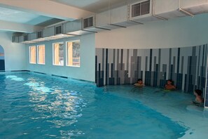 Piscine intérieure