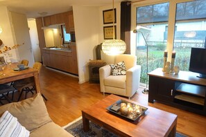 Smart TV y chimenea 