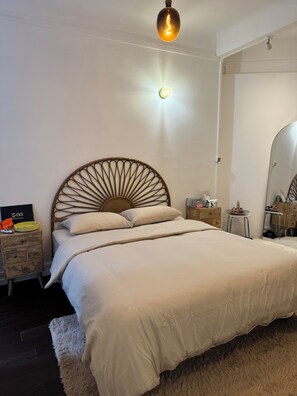 Iron/ironing board, Internet, bed sheets - Cozy 1-bedroom apartment in Paris 16th with AC, wifi and an equipped kitchen. (Paris)
