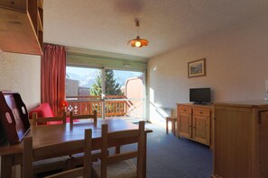 Smart TV - Studio in Les Deux Alpes with balcony (LES  2  ALPES)