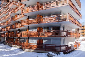 Exterior - Studio in Les Deux Alpes with balcony (LES  2  ALPES)