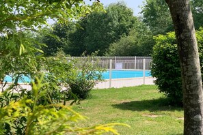Pool - Cozy Cottage Retreat for Two (Moutiers-Sous-Chantemerle)