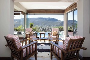 Interior - Peak Living | Pool, Views & indoor gas fireplace (Cape Town)