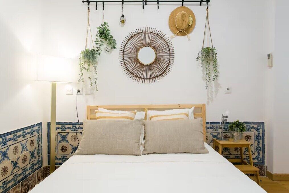 Iron/ironing board, travel cot, WiFi, bed sheets