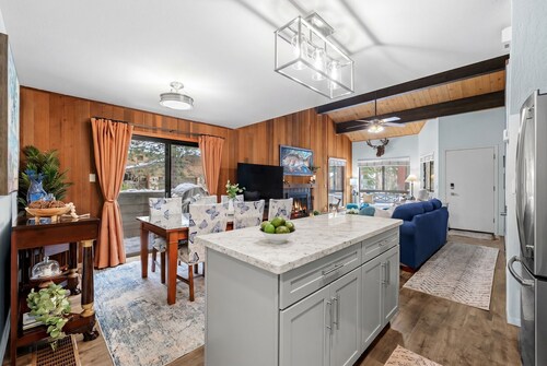 Steller’s Jay Pines – Incline Village