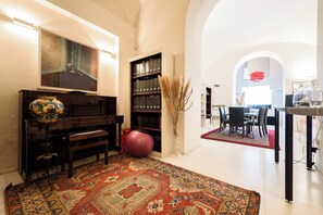 Interior - Via del Parco Margherita 24 (Naples)