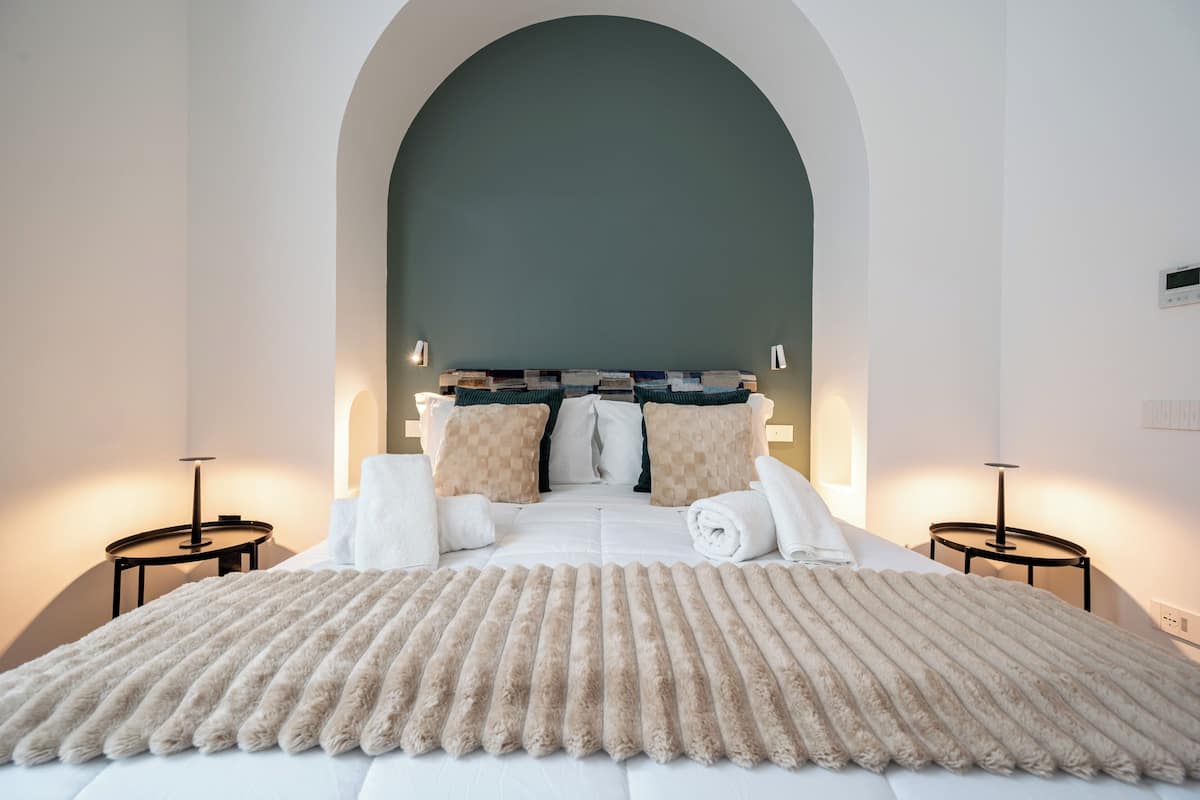 Room, Balcony | 1 bedroom, free WiFi, bed sheets