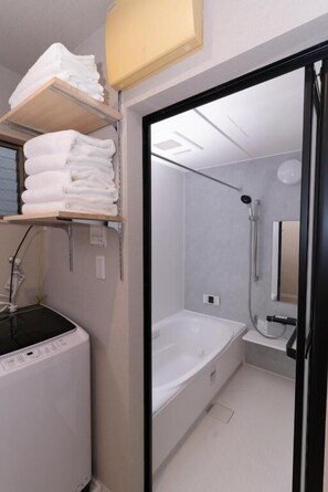 Villa, 4 Schlafzimmer, Balkon | Badezimmer | Duschwanne, Haartrockner, Hausschuhe, Handtücher