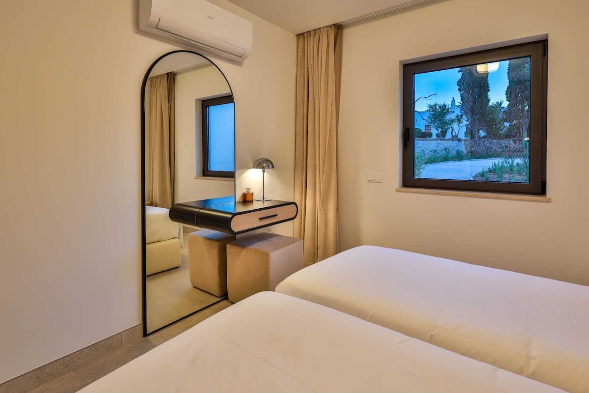 In-room safe, blackout drapes, iron/ironing board, cribs (surcharge)