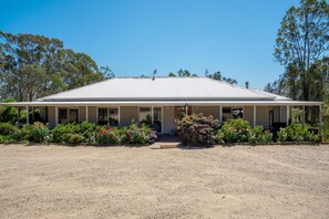 Exterior - Hunter Moon - A stunning Country Estate (Broke)