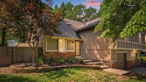 Exterior - Mission Breeze | 3BR Near Plaza + Downtown (Mission)