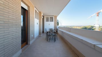 Apartment (1 Bedroom) | Terrace/patio