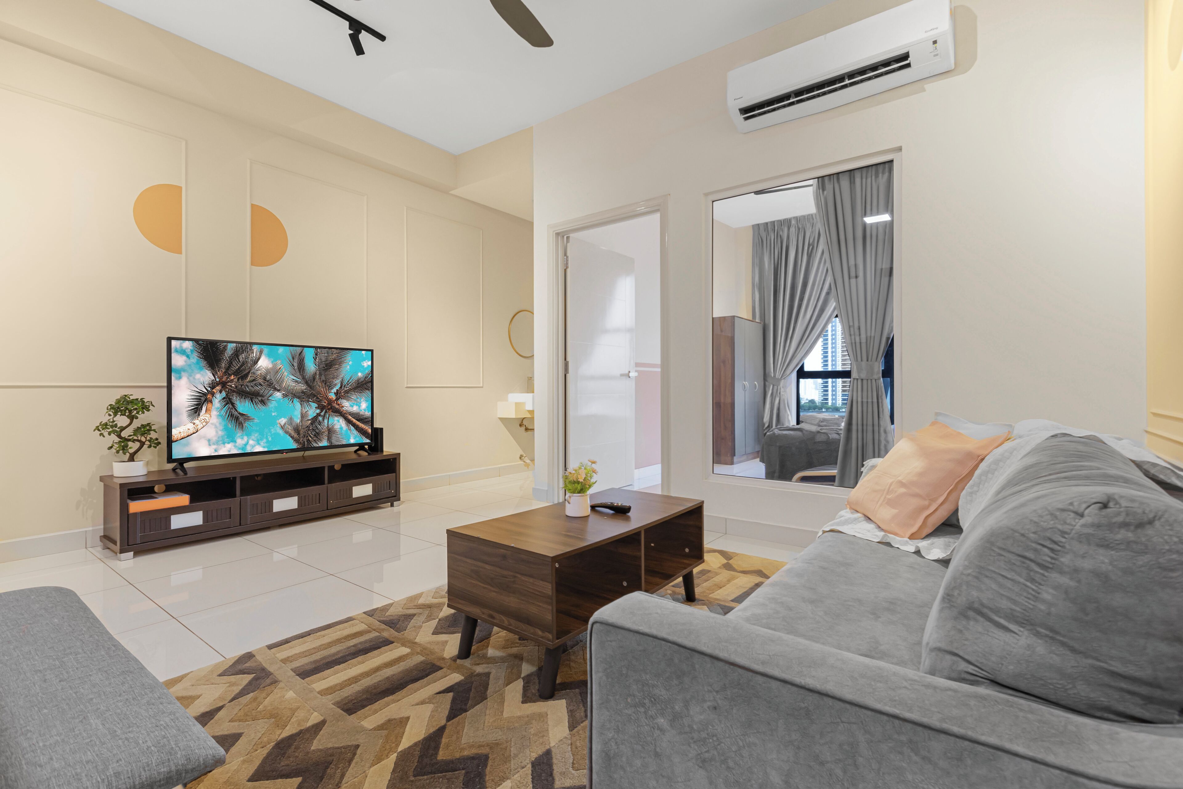 Comfort Apartment, City View | Living area