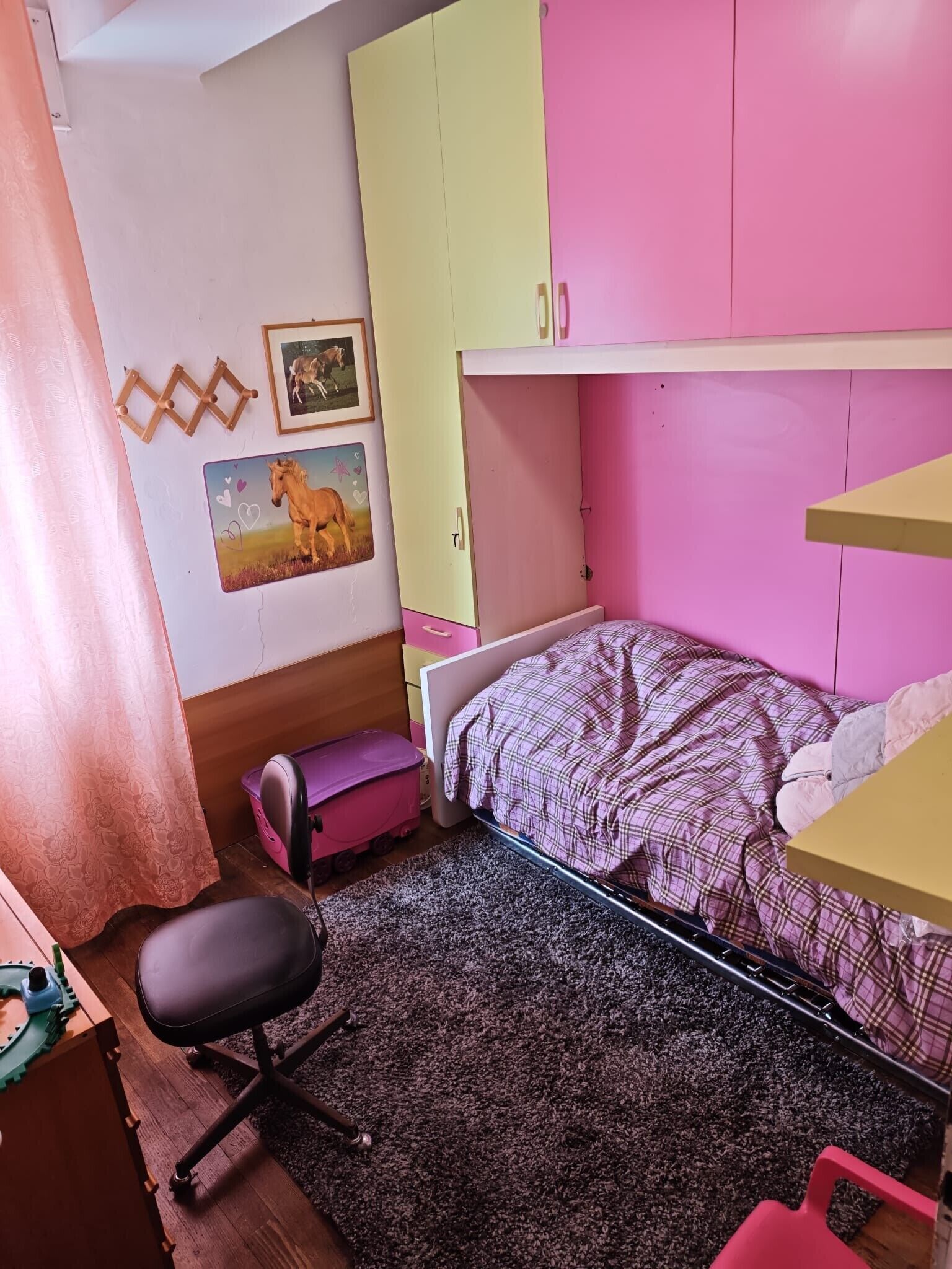 2 bedrooms, iron/ironing board, bed sheets