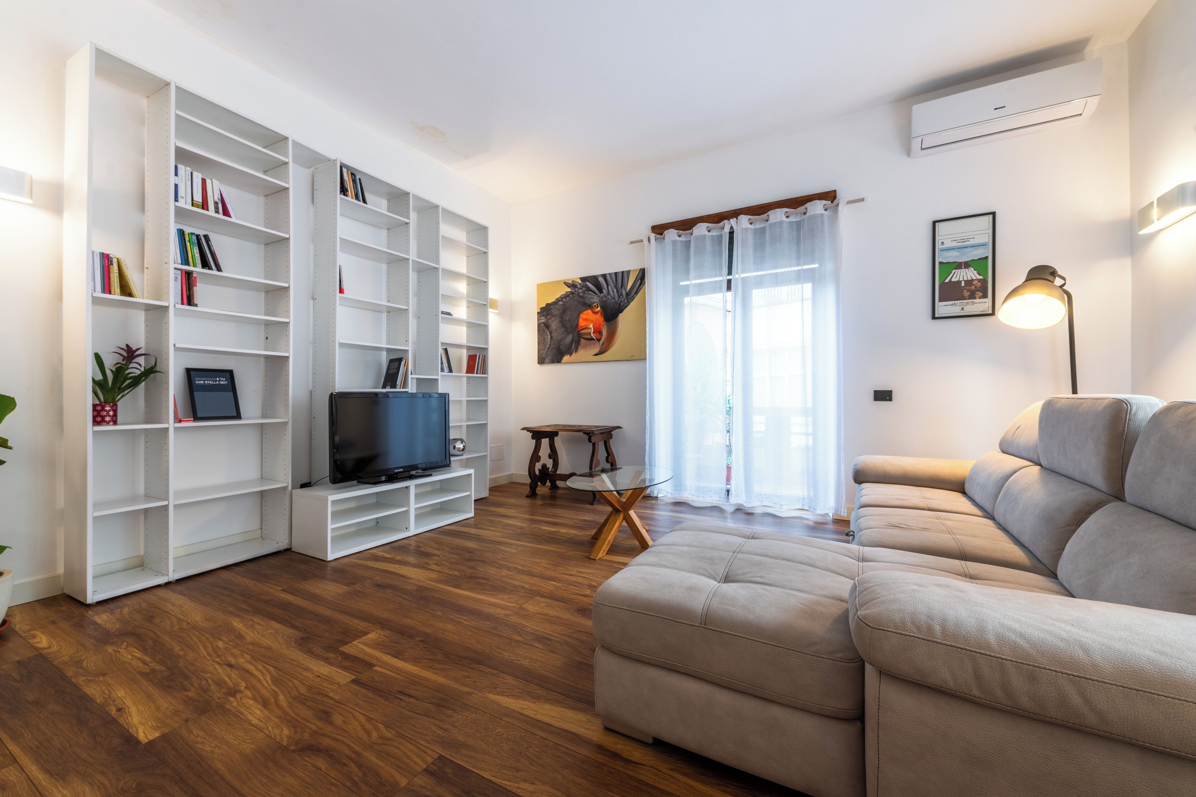 Apartment (2 Bedrooms) | Living area